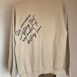 BRAND NEW PowHERful Cream Crewneck Sweatshirt M Heavy Blend